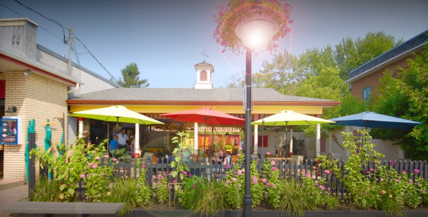 Resto Bar Lolita | 804 Rue de St Jovite, Mont-Tremblant, QC J8E 3J8, Canada | Phone: (819) 425-2555