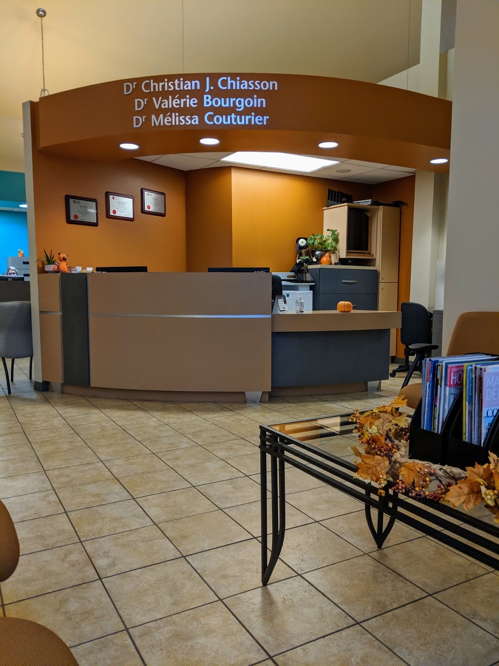 Dr. Christian J. Chiasson, Dr. Valérie Bourgoin et Dr. Mélissa C | 330 Elmwood Dr, Moncton, NB E1A 8R5, Canada | Phone: (506) 854-4455