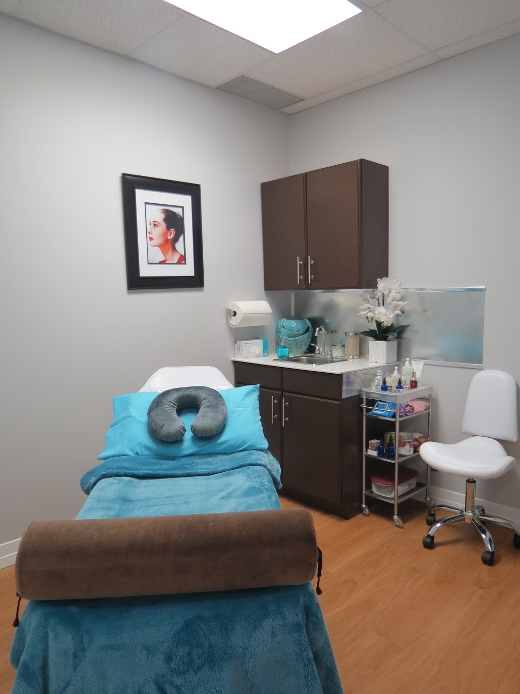 Mulock-Bayview Medical Clinic & Spa | 9 Cynthia Crescent, Richmond Hill, ON L4E 2R6, Canada | Phone: (905) 830-0016