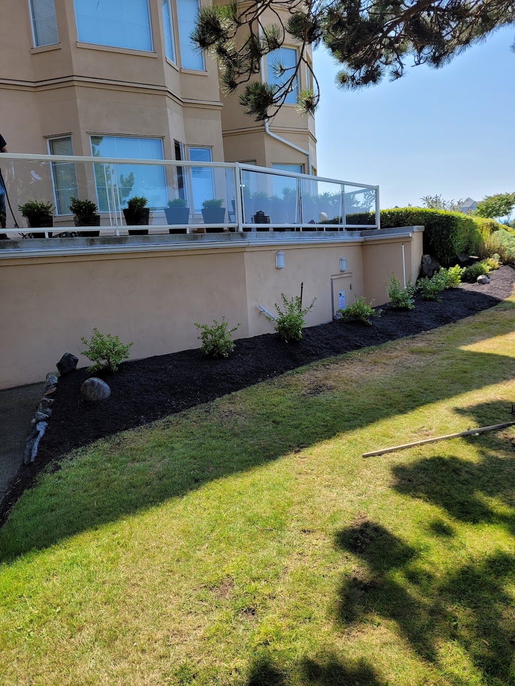 Paradise Gardening and Landscaping | 1547 McRae Ave, Victoria, BC V8P 1G4, Canada | Phone: (250) 857-7869