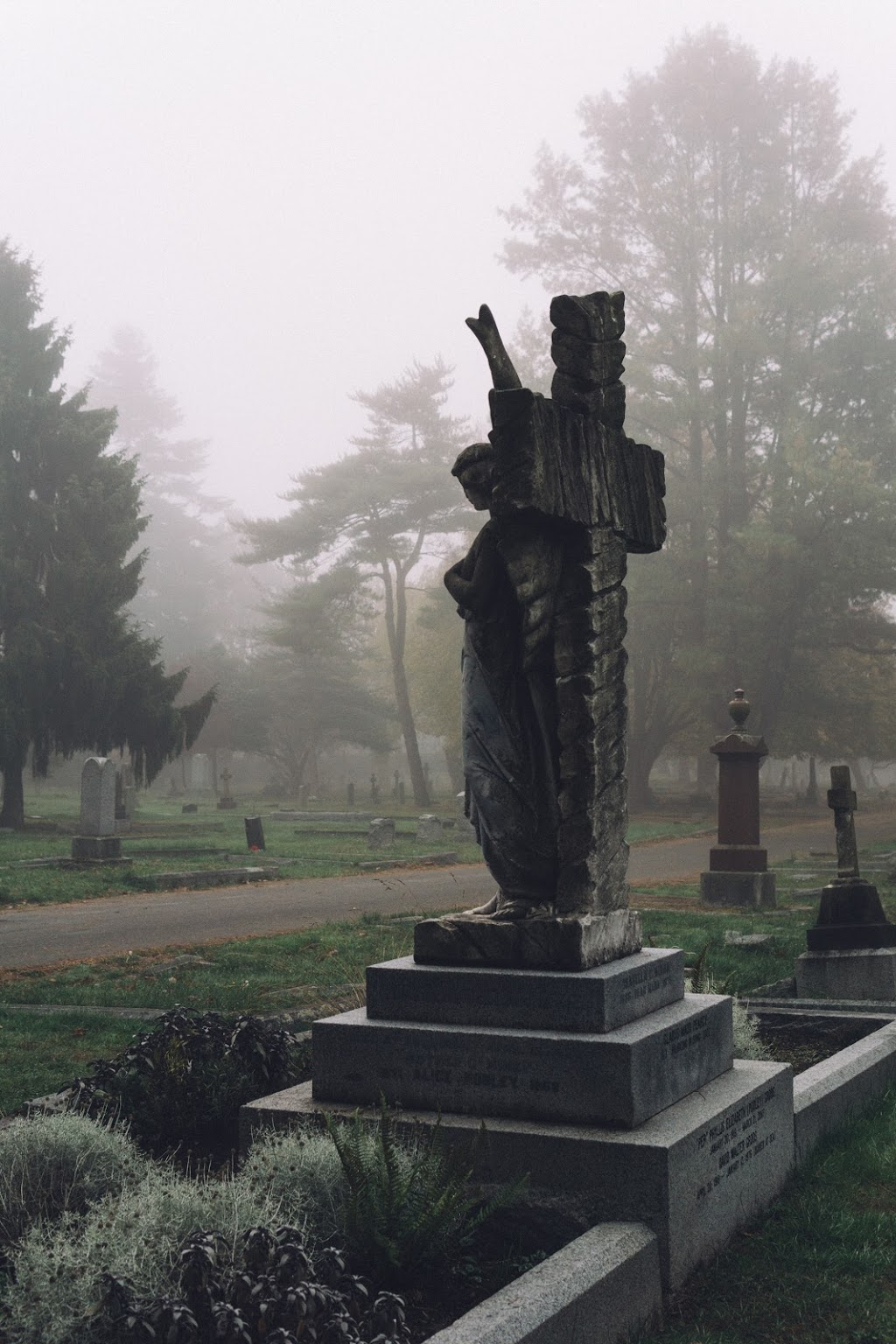 Ross Bay Cemetery | 1495 Fairfield Rd, Victoria, BC V8S, Canada | Phone: (250) 361-0600