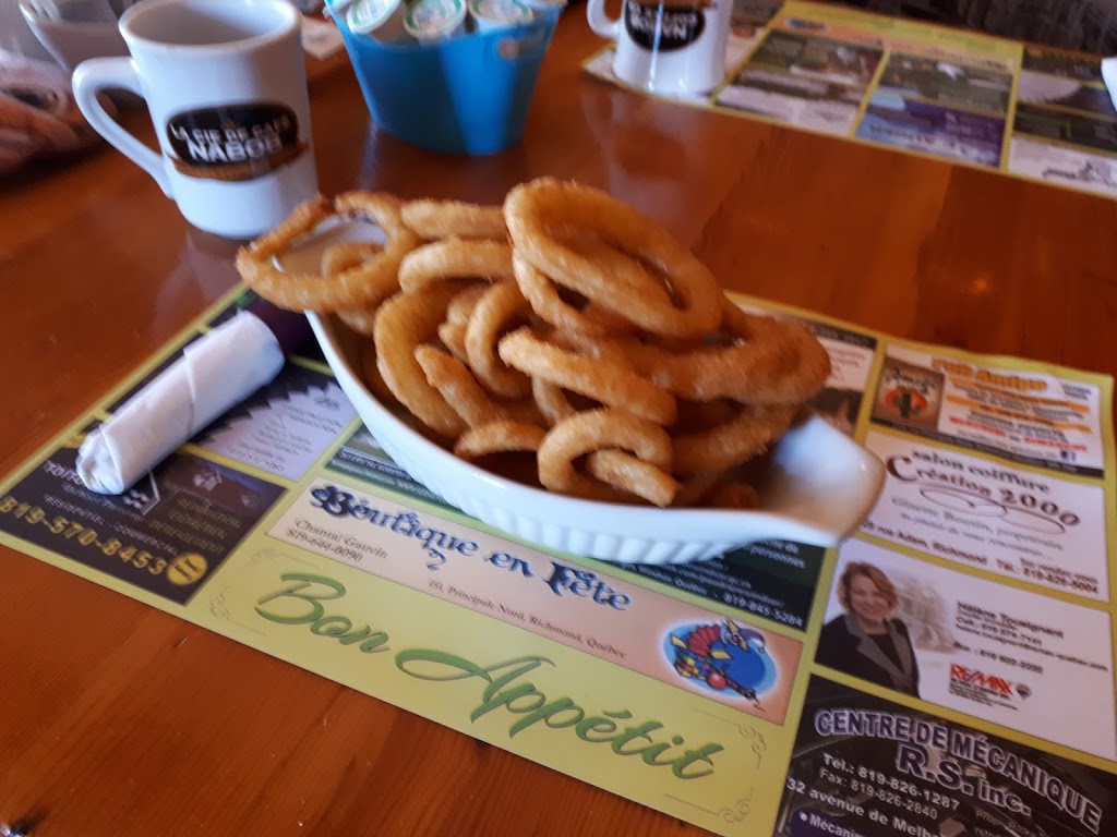 Restaurant La Vieille Gare de Richmond | 739 Rue Principale Nord, Richmond, QC J0B 2H0, Canada | Phone: (819) 826-6655