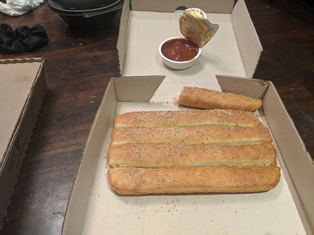 Pizza Hut | 25 Industrial Dr Unit 6, Elmira, ON N3B 3K3, Canada | Phone: (519) 669-9666