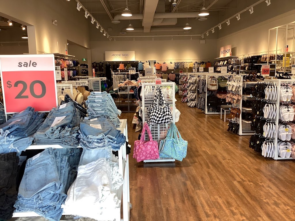 Ardene | 1965 Hyde Park Rd D10/11, London, ON N6H 0A3, Canada | Phone: (519) 930-8893