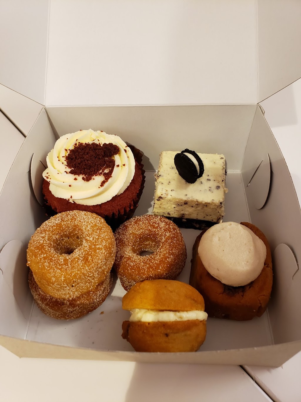 The Butternut Baking Co. | 2743 Dundas St W, Toronto, ON M6P 1Y1, Canada | Phone: (416) 767-2992