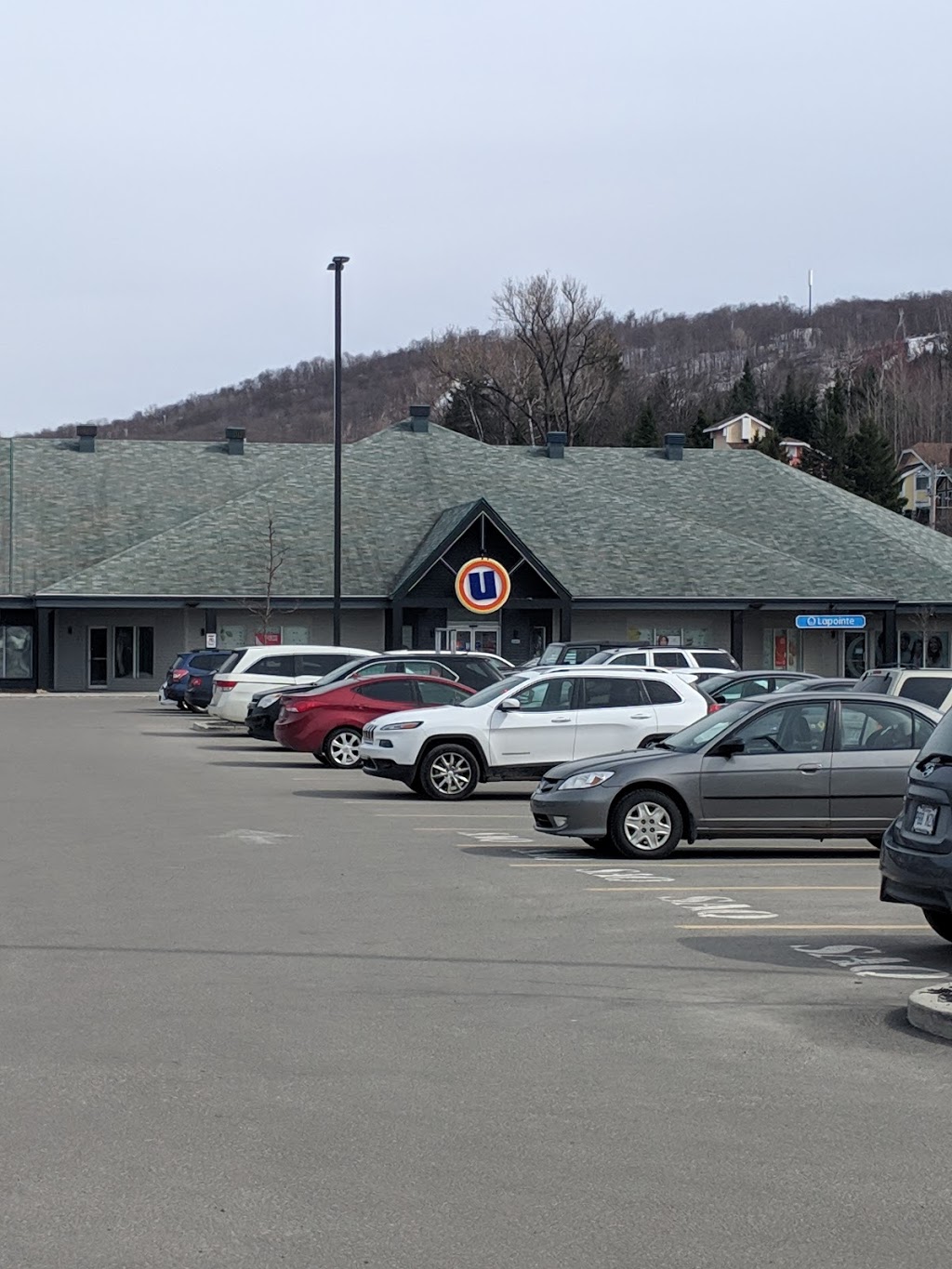 Uniprix Luc Bourassa, Martin Halley et Matthieu Leduc - Pharmaci | 222, G, Chemin du Lac-Millette, Saint-Sauveur, QC J0R 1R3, Canada | Phone: (450) 227-8451