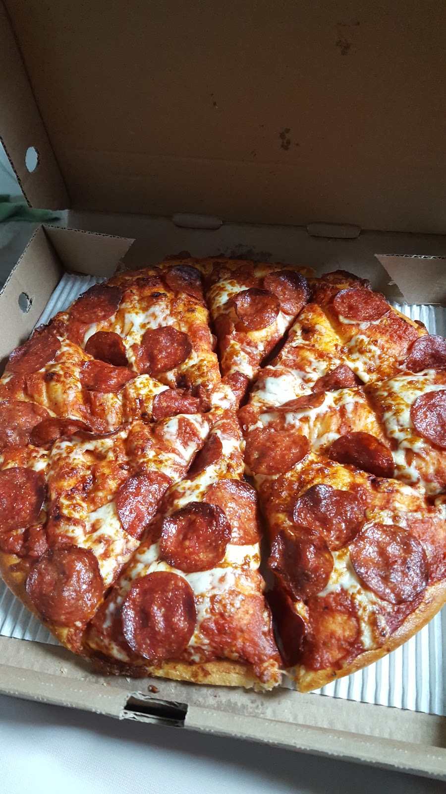 Pizza Hut | 292 Stone Rd W Unit 6, Guelph, ON N1G 3C4, Canada | Phone: (519) 821-2260