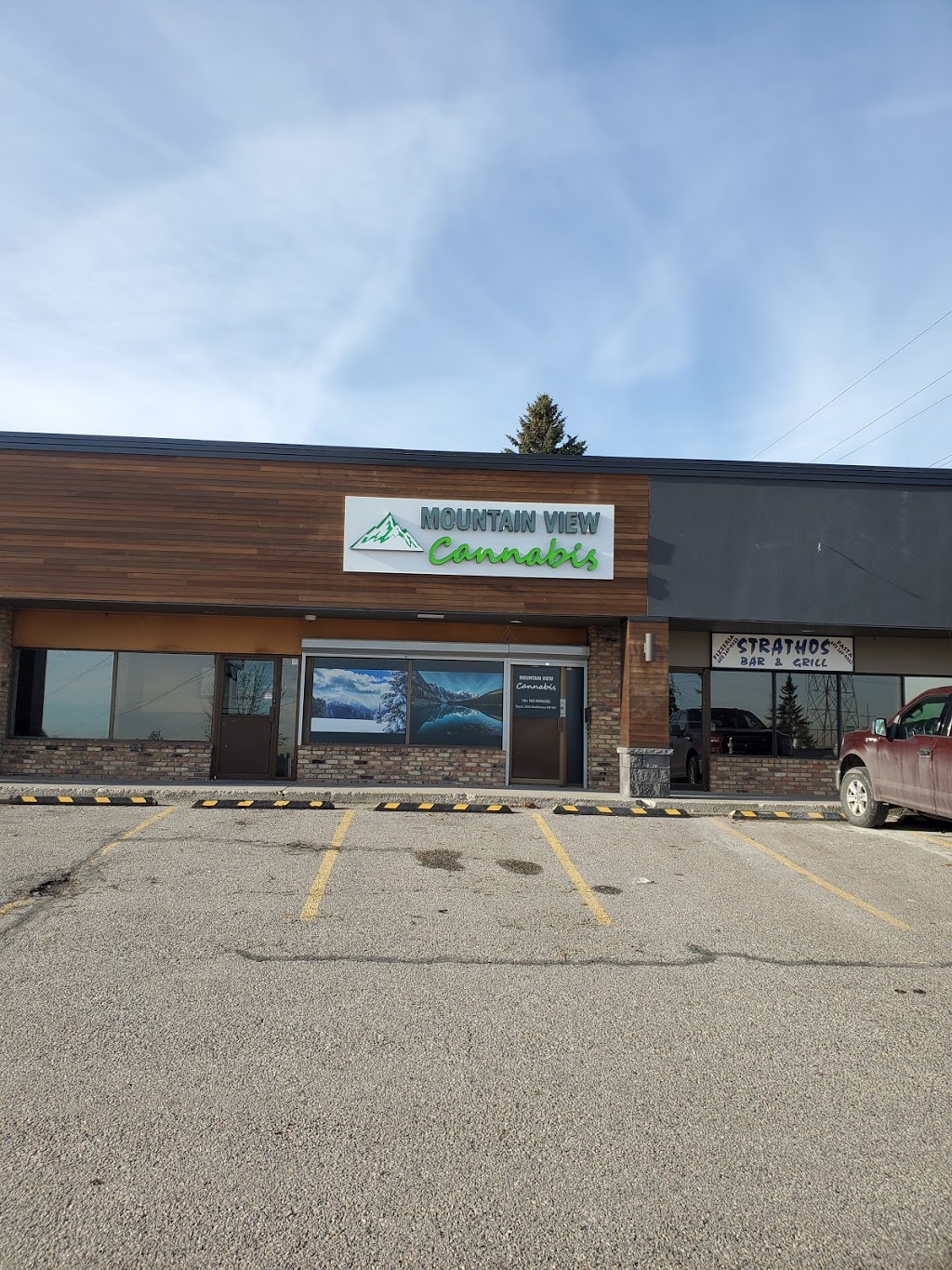 Mountain View Cannabis | 5555 Strathcona Hill SW #6, Calgary, AB T3H 1S2, Canada | Phone: (403) 457-7490