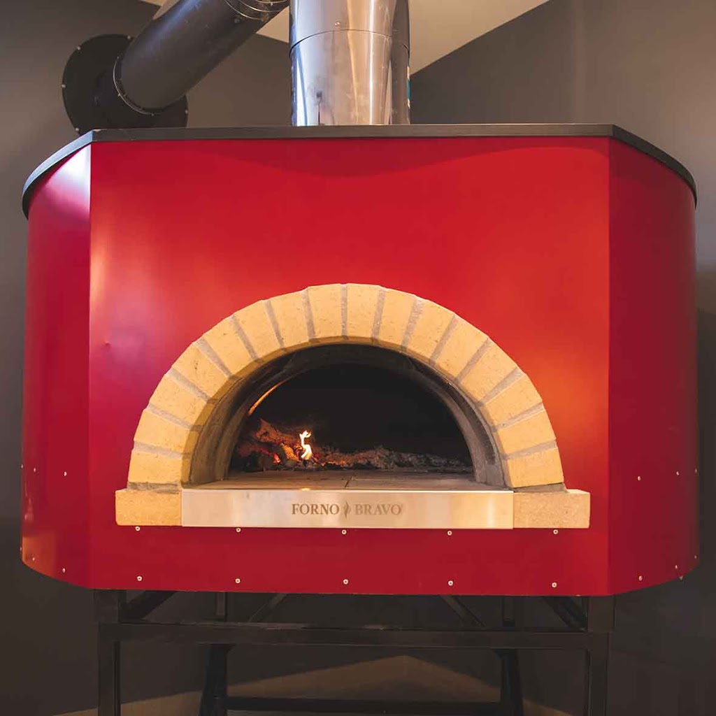 Pomodori Pizzeria | 686 St George Blvd, Moncton, NB E1E 2C6, Canada | Phone: (506) 383-3473