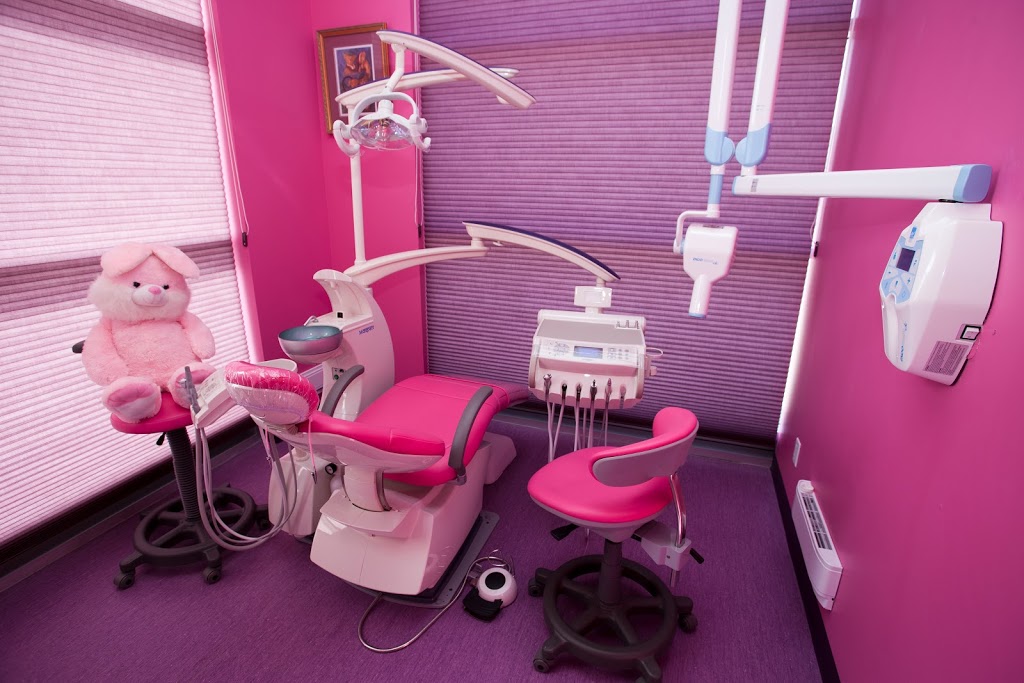 Giggles Dental World | 403 Arkell Rd, Guelph, ON N1L, Canada | Phone: (519) 767-1313