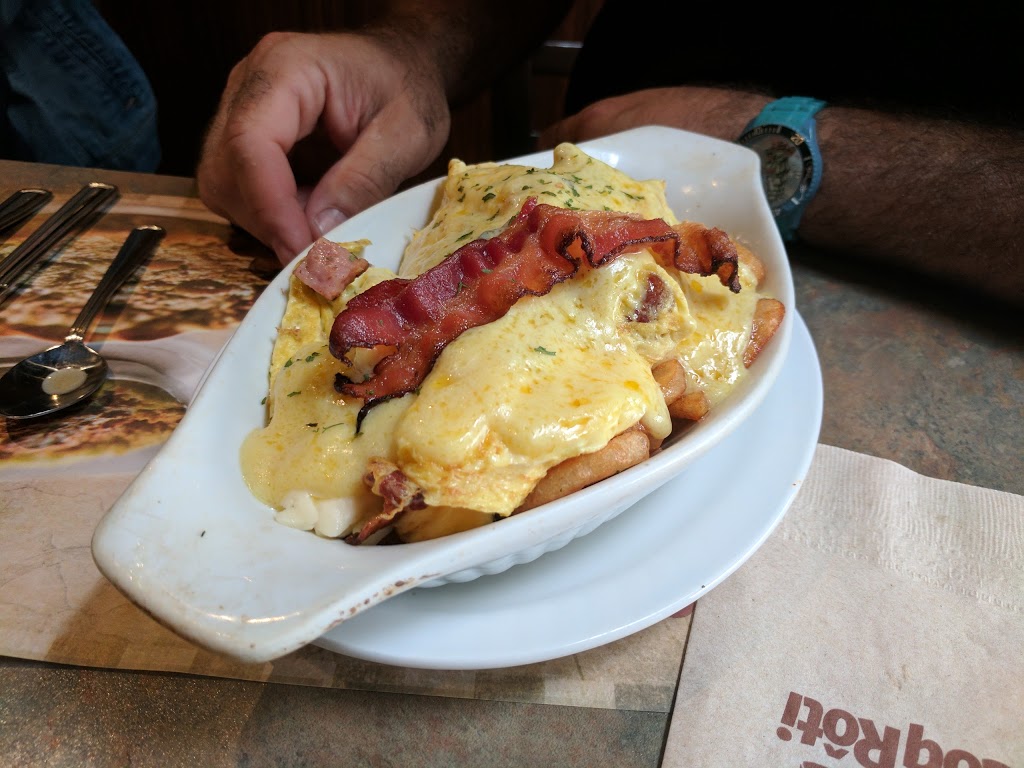 Restaurant Le Coq Rôti | 419 Rue de la Rivière, Cowansville, QC J2K 1N4, Canada | Phone: (450) 266-3030