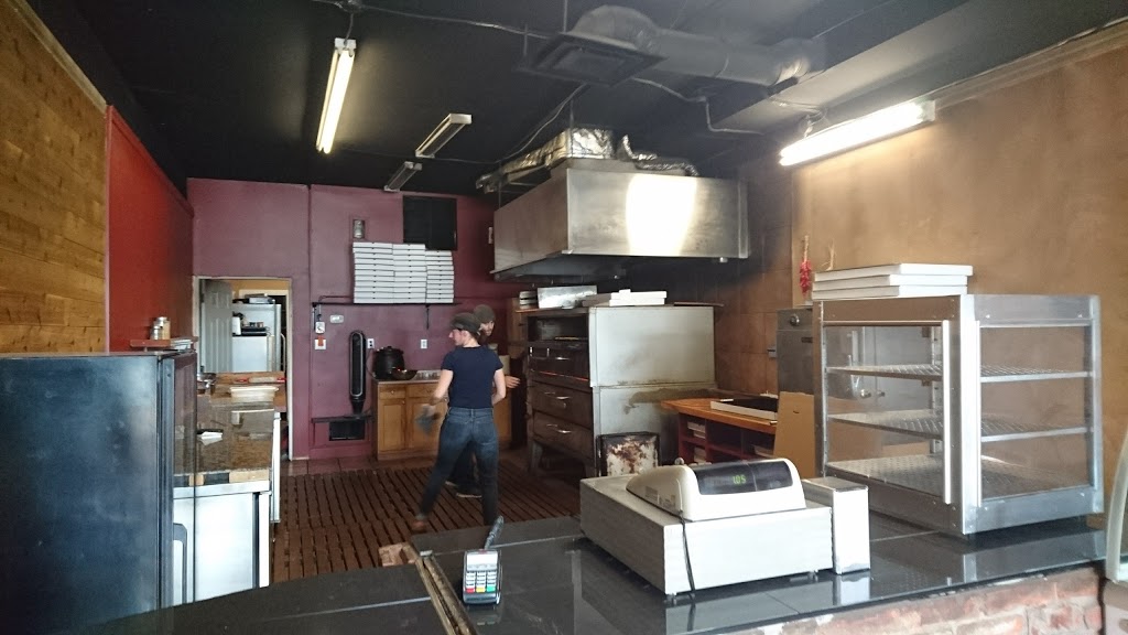 Comos Pizza | 1255 Grand Marais Rd W, Windsor, ON N9E 1E1, Canada | Phone: (519) 966-4242