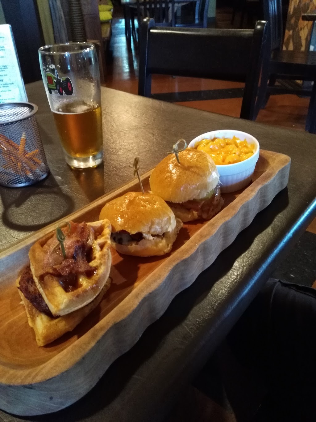 Walkerville Eatery | 911 Walker Rd, Windsor, ON N8Y 2N6, Canada | Phone: (226) 221-9969