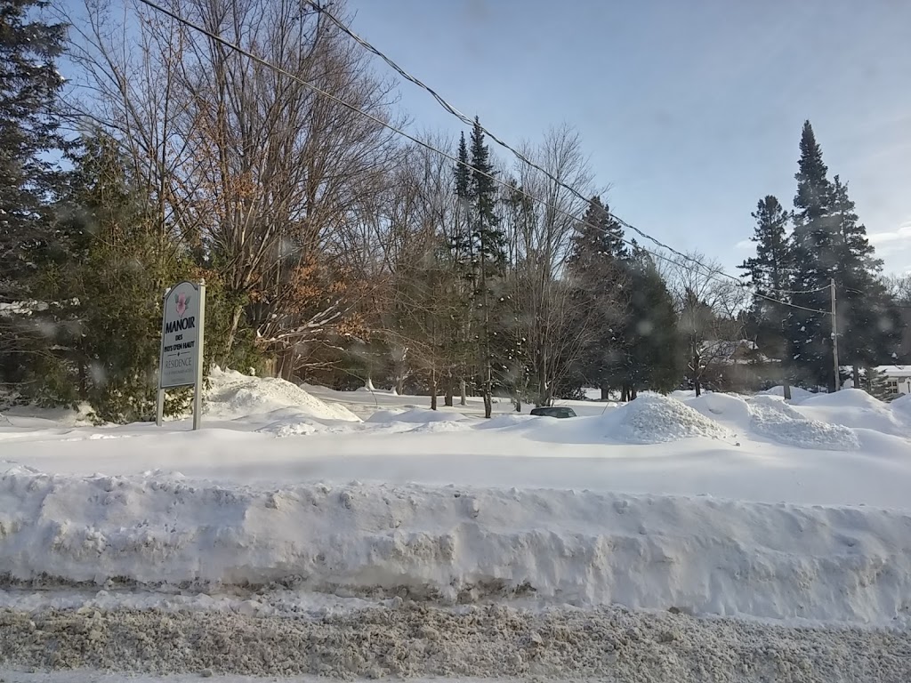 Manoir des Pays DEn Haut | 220 Rue Lesage, Sainte-Adèle, QC J8B 2R4, Canada | Phone: (450) 229-6653