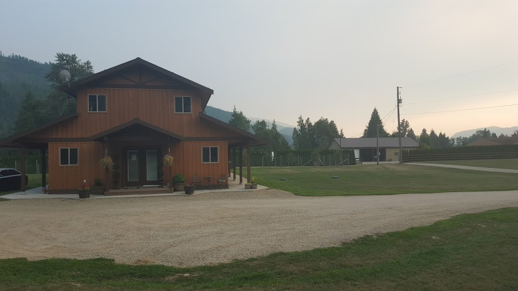 Shuswap Pet Resort | 2170 Cambie Solsqua Rd, Sicamous, BC V0E 2V5, Canada | Phone: (250) 253-3155