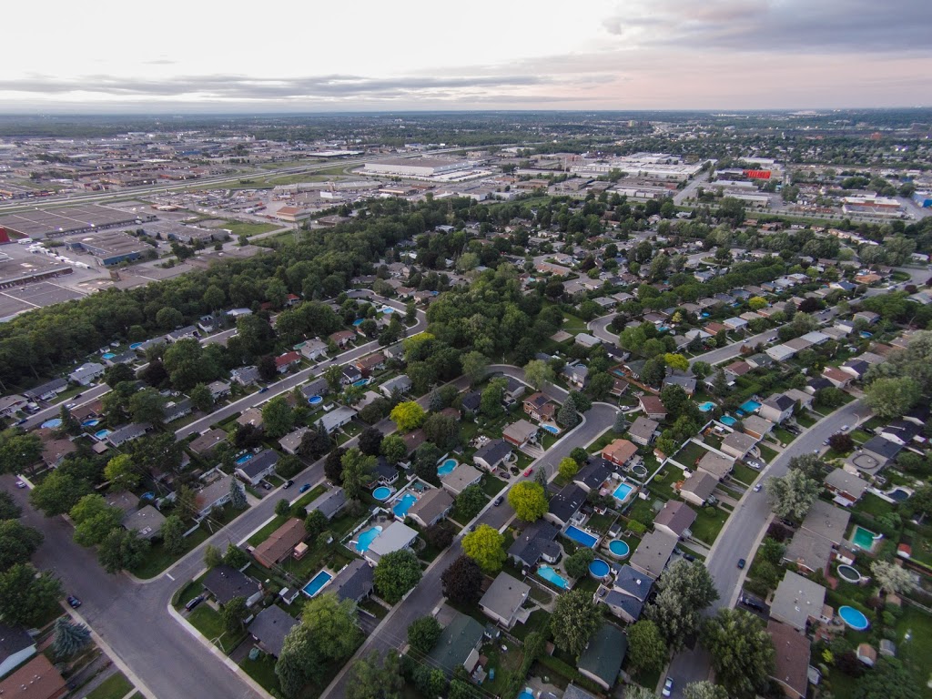 Parc Chopin | 1881 Avenue Dumouchel, Laval, QC H7S 1J7, Canada | Phone: (450) 978-8914
