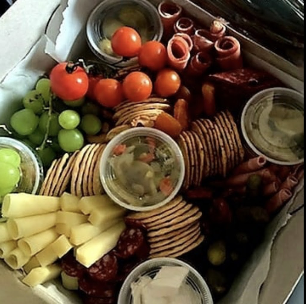 Monello’s | 263 Barton St, Stoney Creek, ON L8E 2K4, Canada | Phone: (905) 662-4444