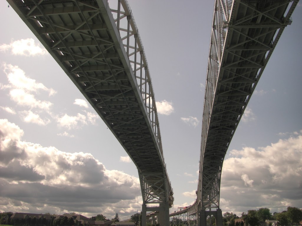 Blue Water Bridge | 1555 Venetian Blvd #4, Point Edward, ON N7T 0A9, Canada | Phone: (519) 336-2720
