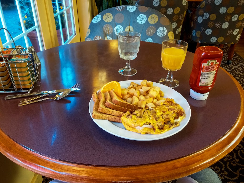 Jonathans Restaurant | 425 Quebec St, Victoria, BC V8V 4Z2, Canada | Phone: (250) 383-5103
