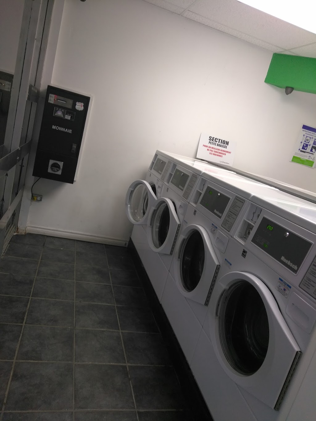 Buandrie Express-Net | 58 Boulevard Cartier O, Laval, QC H7N 2H5, Canada