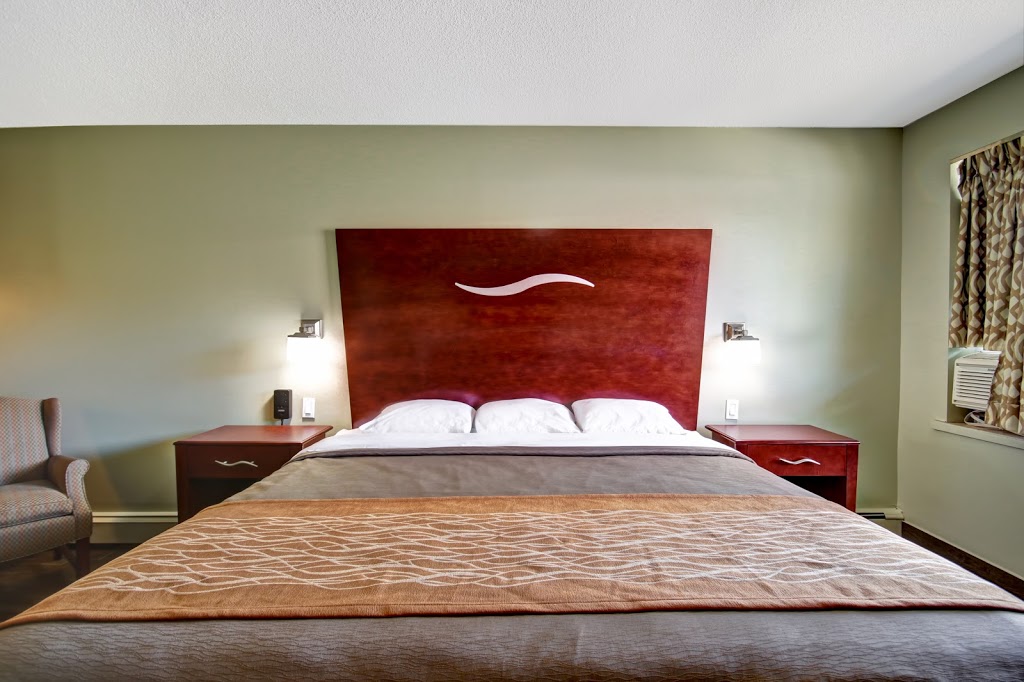 Burlington Inn | 2404 Queensway Dr, Burlington, ON L7R 3T3, Canada | Phone: (905) 637-1547