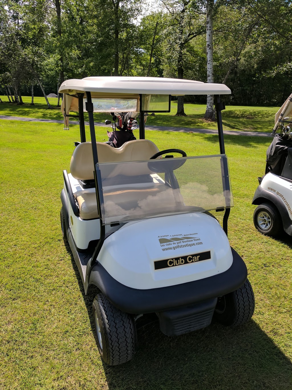 Golf Rivière Beaudette | 1350 Chemin Sainte-Claire, Rivière-Beaudette, QC J0P 1R0, Canada | Phone: (450) 267-3666