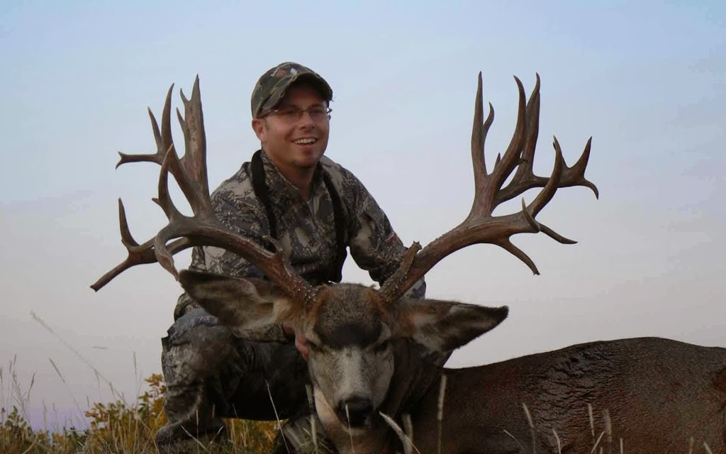 Hartland Whitetails | NE Section 19 13 25 W2, Box 187, Briercrest, SK S0H 0K0, Canada | Phone: (306) 313-1151