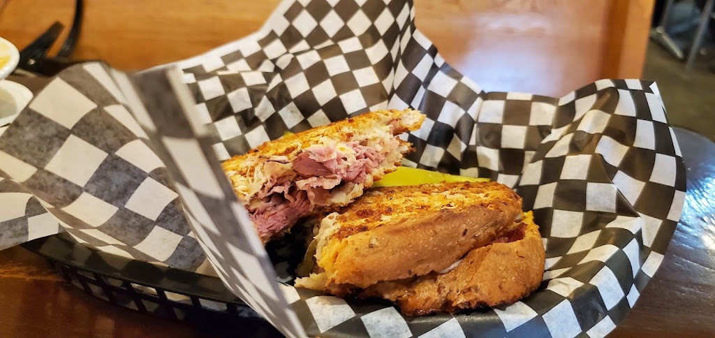 Kings Deli Market & Eatery | 725 Main St, Winkler, MB R6W 4B3, Canada | Phone: (204) 384-0808