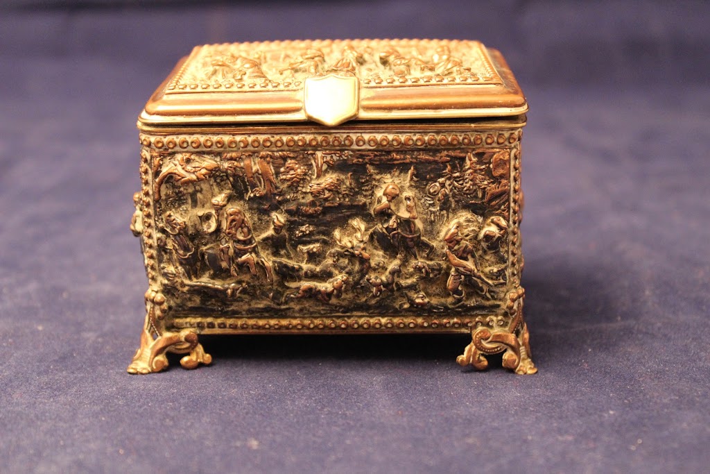 Antiquites Cacharel | 67 A Westminster North, Montréal-Ouest, QC H4X 1Y8, Canada | Phone: (514) 481-3607