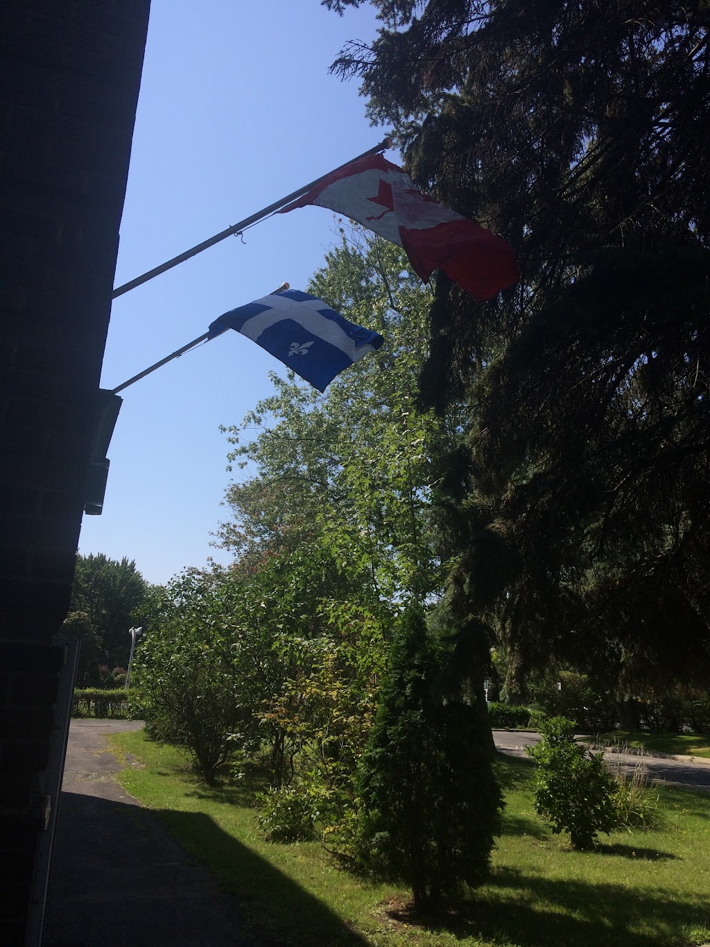 École REACH - campus Queen | 276 Bd Queen, Saint-Lambert, QC J4R 1H7, Canada | Phone: (450) 550-2612