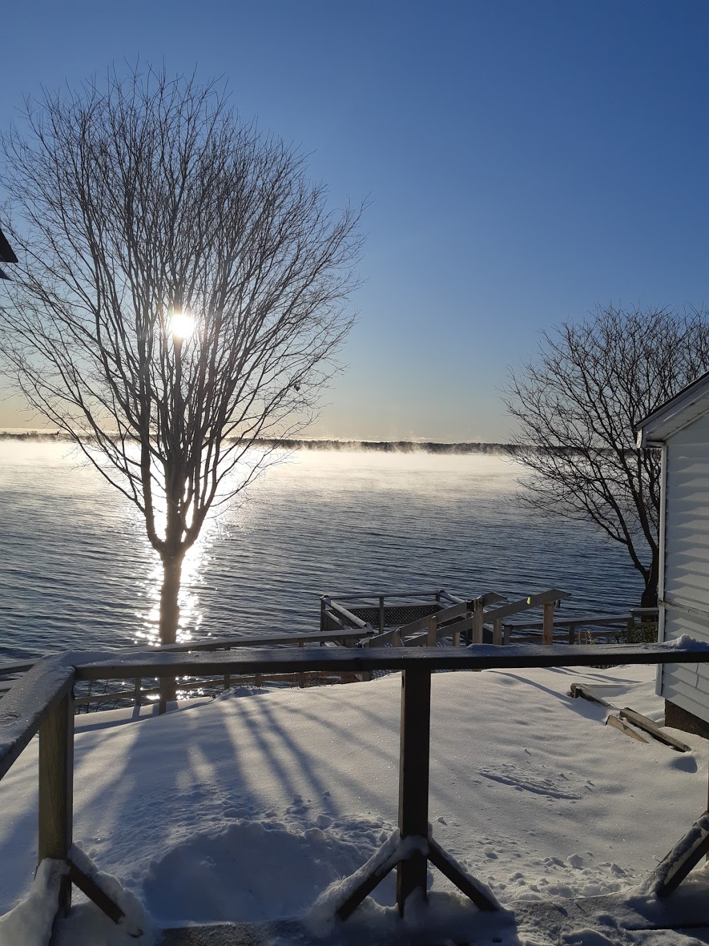 Dewar’s Inn on the River | 1649 2, Prescott, ON K0E 1T0, Canada | Phone: (613) 925-3228