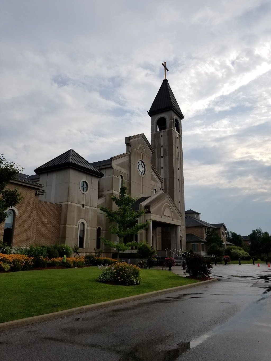 Saint Clare of Assisi | 150 St Francis Ave, Woodbridge, ON L4H 2A2, Canada | Phone: (905) 653-8000