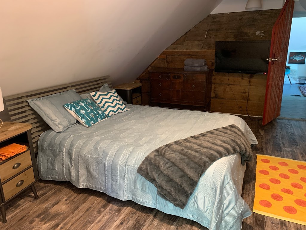 The Starboard Farmhouse | 1635 County Rd 12, Prince Edward, ON K0K 2T0, Canada | Phone: (416) 476-5181