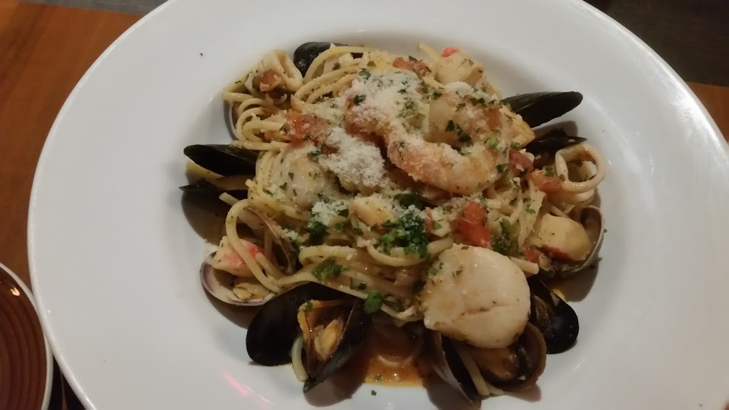 The Grand Chalet | 324 Steeles Ave E, Milton, ON L9T 1Y4, Canada | Phone: (905) 878-7934