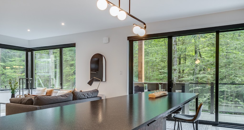 Chalets en Estrie | 33 Rue de la Petite Coulée, Orford, QC J1X 7J5, Canada | Phone: (819) 578-4019