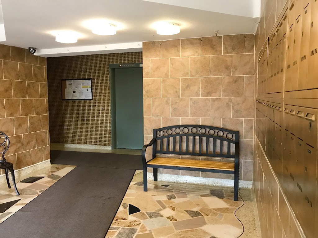 Aberdeen Court Apartments | 500 Aberdeen Ave, Hamilton, ON L8P 2S2, Canada | Phone: (905) 522-1176