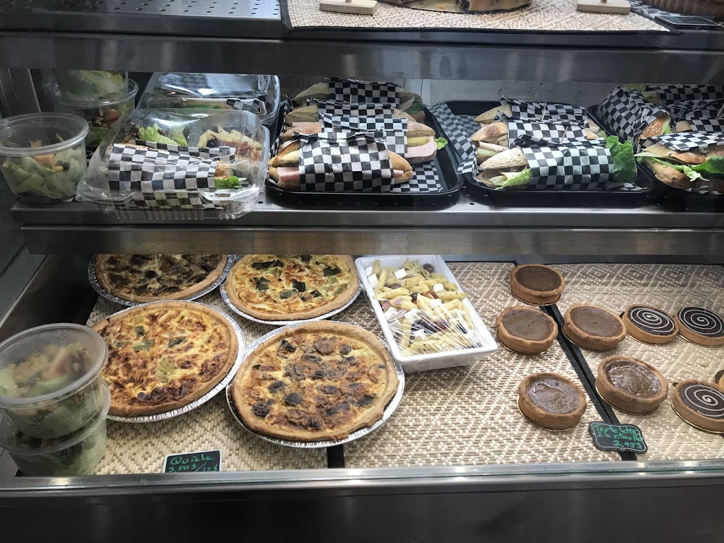 Far Breton | 1127 Rue Bélanger, Montréal, QC H2S 1H6, Canada | Phone: (514) 563-1593