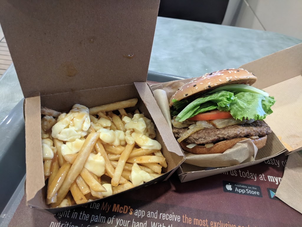 McDonalds | 5776 Ladner Trunk Rd, Delta, BC V4K 1X6, Canada | Phone: (604) 940-3770
