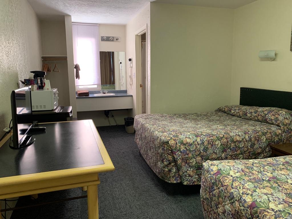 Grey Goose Motel | 4316 48 Ave, Castor, AB T0C 0X0, Canada | Phone: (403) 882-3444