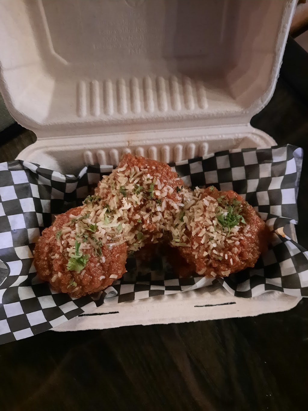 Wood Craft Pizza & Bar Tilbury | 71 Queen St N, Tilbury, ON N0P 2L0, Canada | Phone: (519) 607-0507