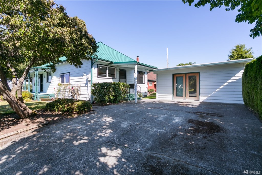 Peace Arch Real Estate | 978 Peace Portal Dr, Blaine, WA 98230, USA | Phone: (360) 922-0102