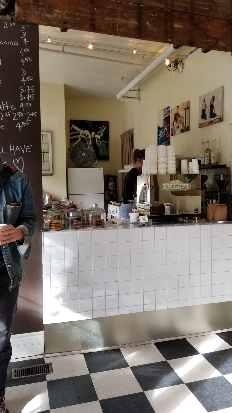 Ellas Uncle | 916 Dundas St W, Toronto, ON M6J 2P8, Canada | Phone: (416) 703-8881