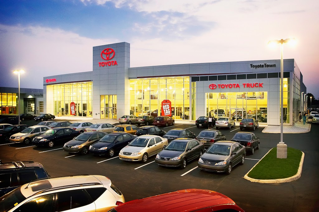 ToyotaTown | 1065 Wharncliffe Rd S, London, ON N6L 1J9, Canada | Phone: (519) 680-1800