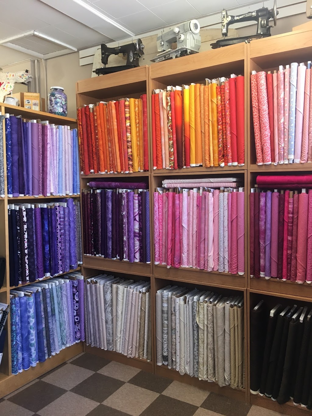 Dragons Heart Quilt Shop | 656 Main St, Pincher Creek, AB T0K 1W0, Canada | Phone: (403) 904-4040