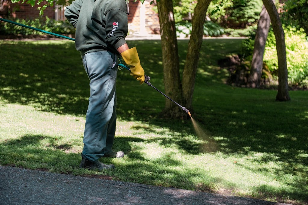 Hometurf Lawn Care Guelph | 55 Airpark Pl, Guelph, ON N1L 1B2, Canada | Phone: (888) 791-8873