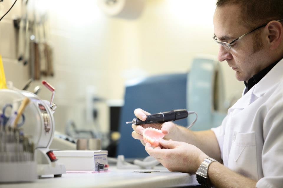 Firas Hajjar Denturologiste | 643 Rue Adoncour, Longueuil, QC J4G 2P6, Canada | Phone: (450) 651-2727