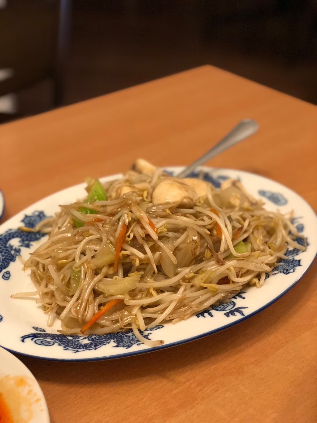 Singyun Restaurant | 150 Provencher Blvd, Winnipeg, MB R2H 0H3, Canada | Phone: (204) 231-4054