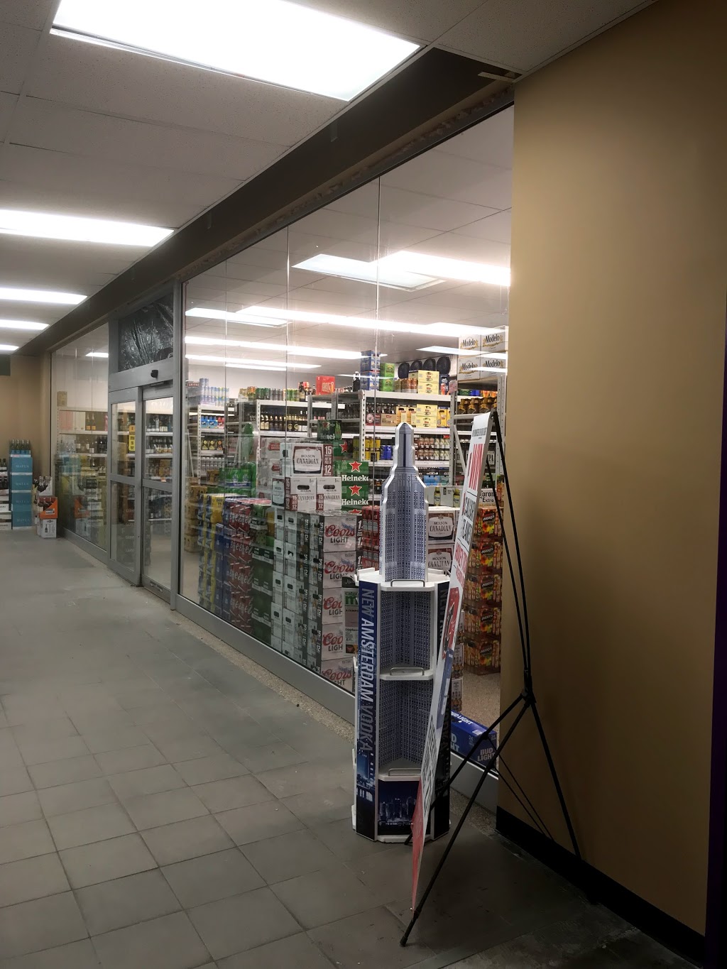 Solo Liquor Crossroads | 2141 18 Ave NE, Calgary, AB T2E 1L4, Canada | Phone: (403) 250-6600