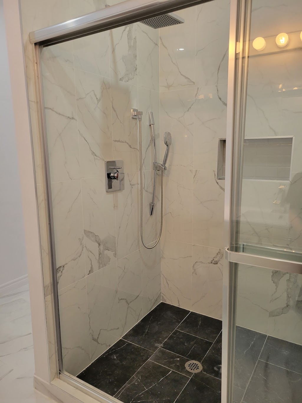 Lindsay Renovation | 63 McGuiness Dr, Brantford, ON N3T 6N5, Canada | Phone: (519) 501-7055