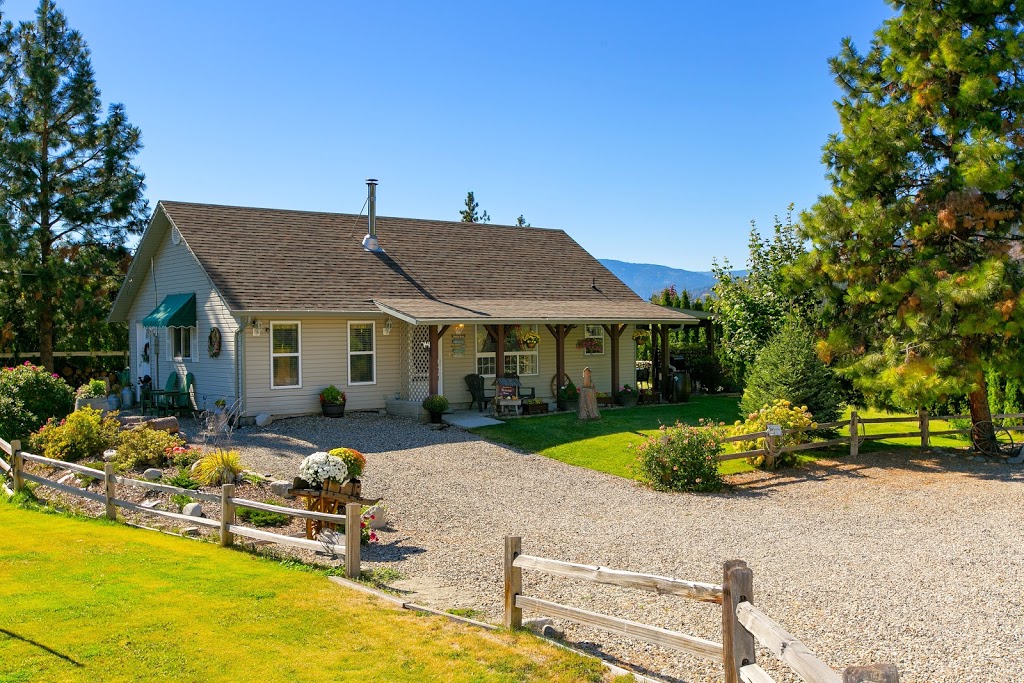 Poolside Retreat | 5120 Cousins Rd, Peachland, BC V0H 1X2, Canada | Phone: (778) 214-2647